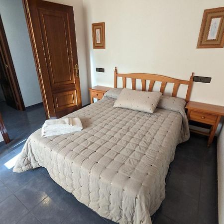 Vivienda Turistica Vacacional Maricarmen Otel Arou Dış mekan fotoğraf