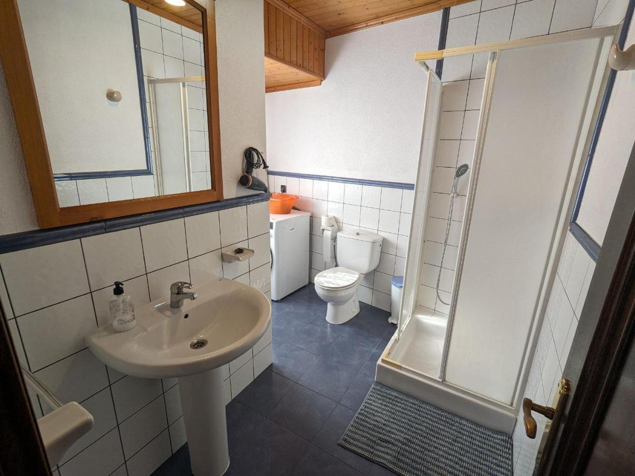 Vivienda Turistica Vacacional Maricarmen Otel Arou Dış mekan fotoğraf