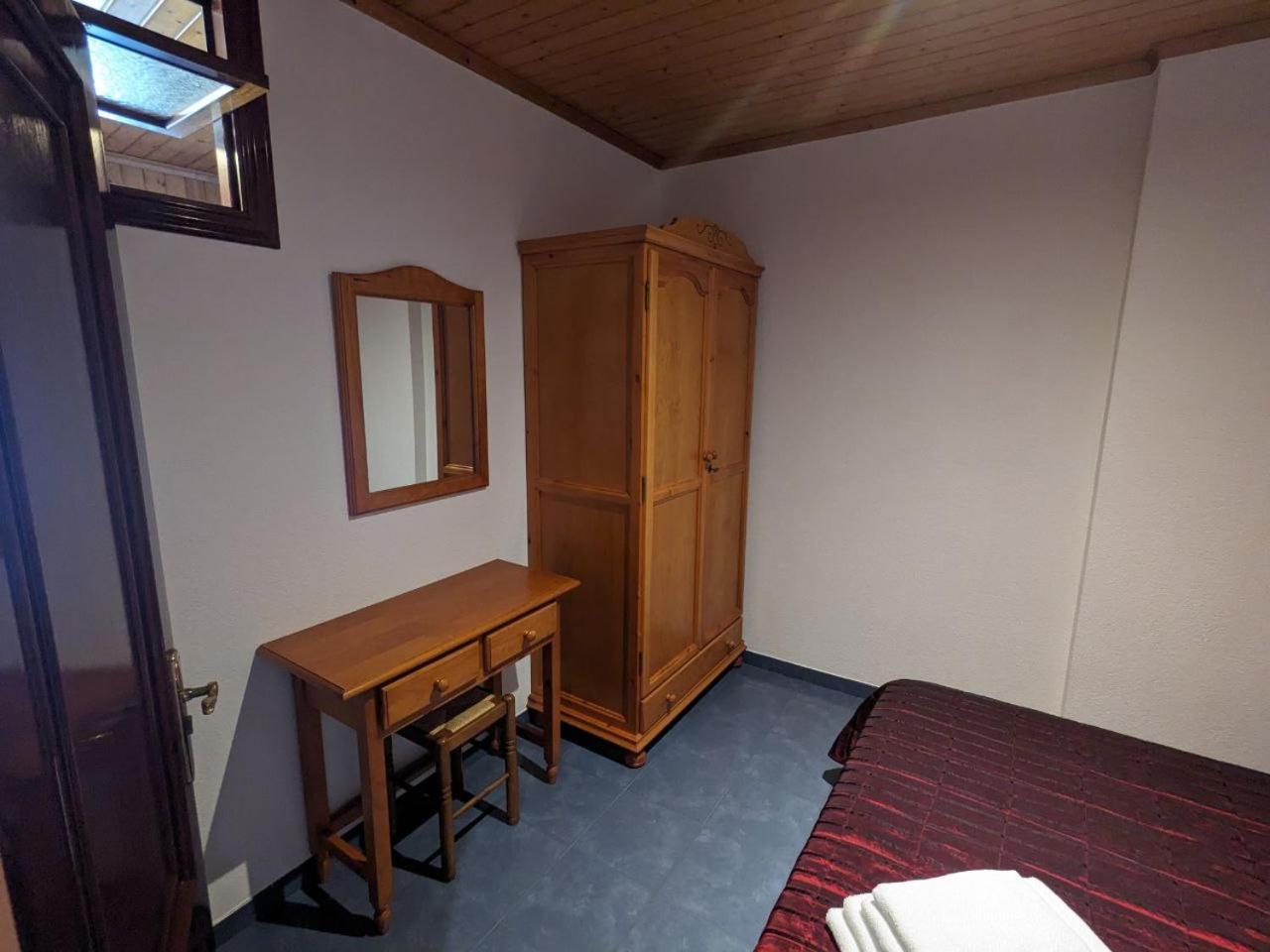 Vivienda Turistica Vacacional Maricarmen Otel Arou Dış mekan fotoğraf