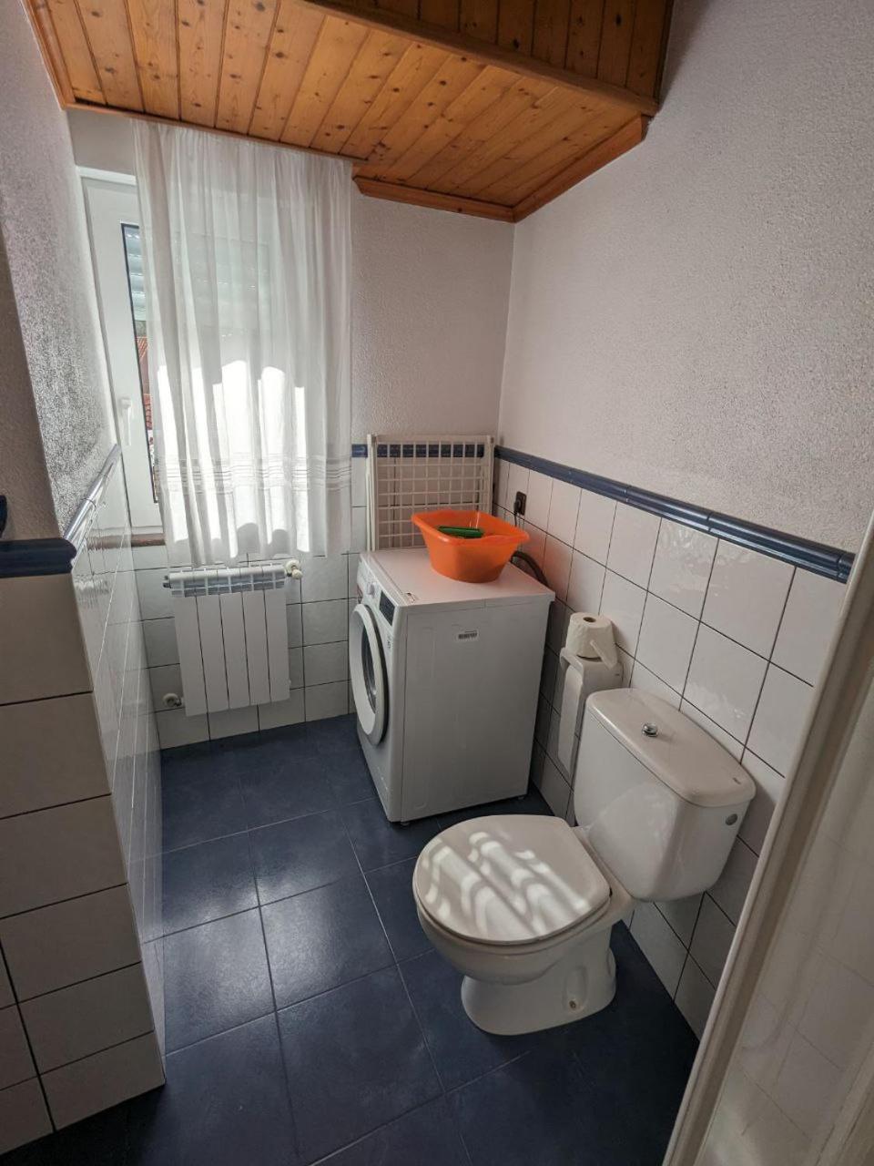 Vivienda Turistica Vacacional Maricarmen Otel Arou Dış mekan fotoğraf